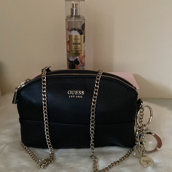 Beautiful Guess handbag with charms - Picture 9 of 9